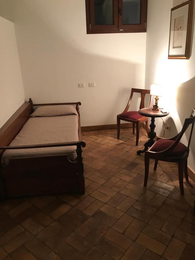 Le Prigioni Del Palazzo B&B ซอรา ห้อง รูปภาพ