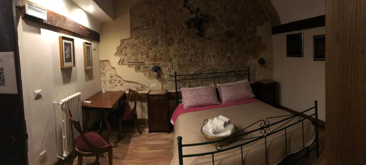 Le Prigioni Del Palazzo B&B ซอรา ภายนอก รูปภาพ
