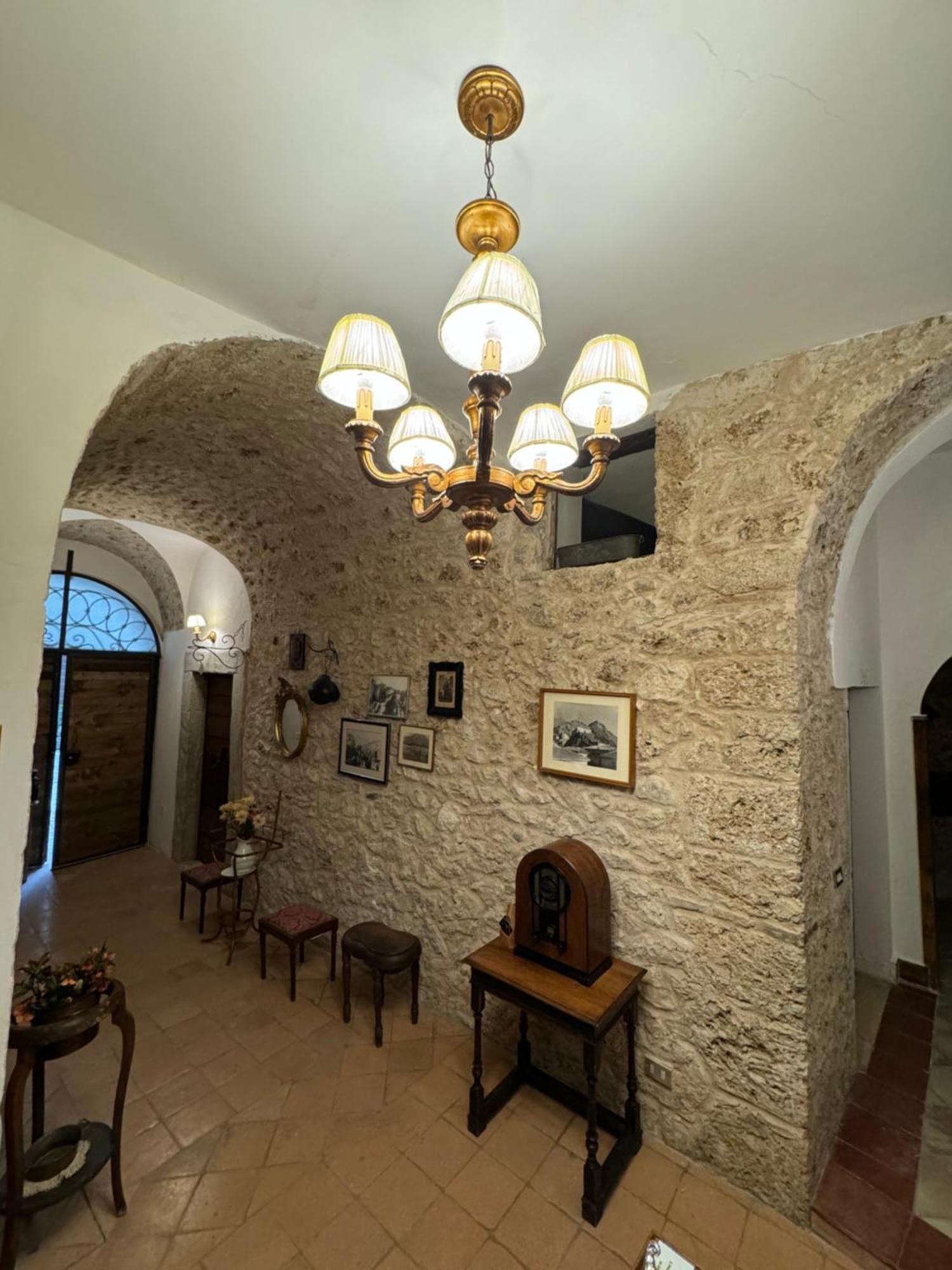 Le Prigioni Del Palazzo B&B ซอรา ภายนอก รูปภาพ