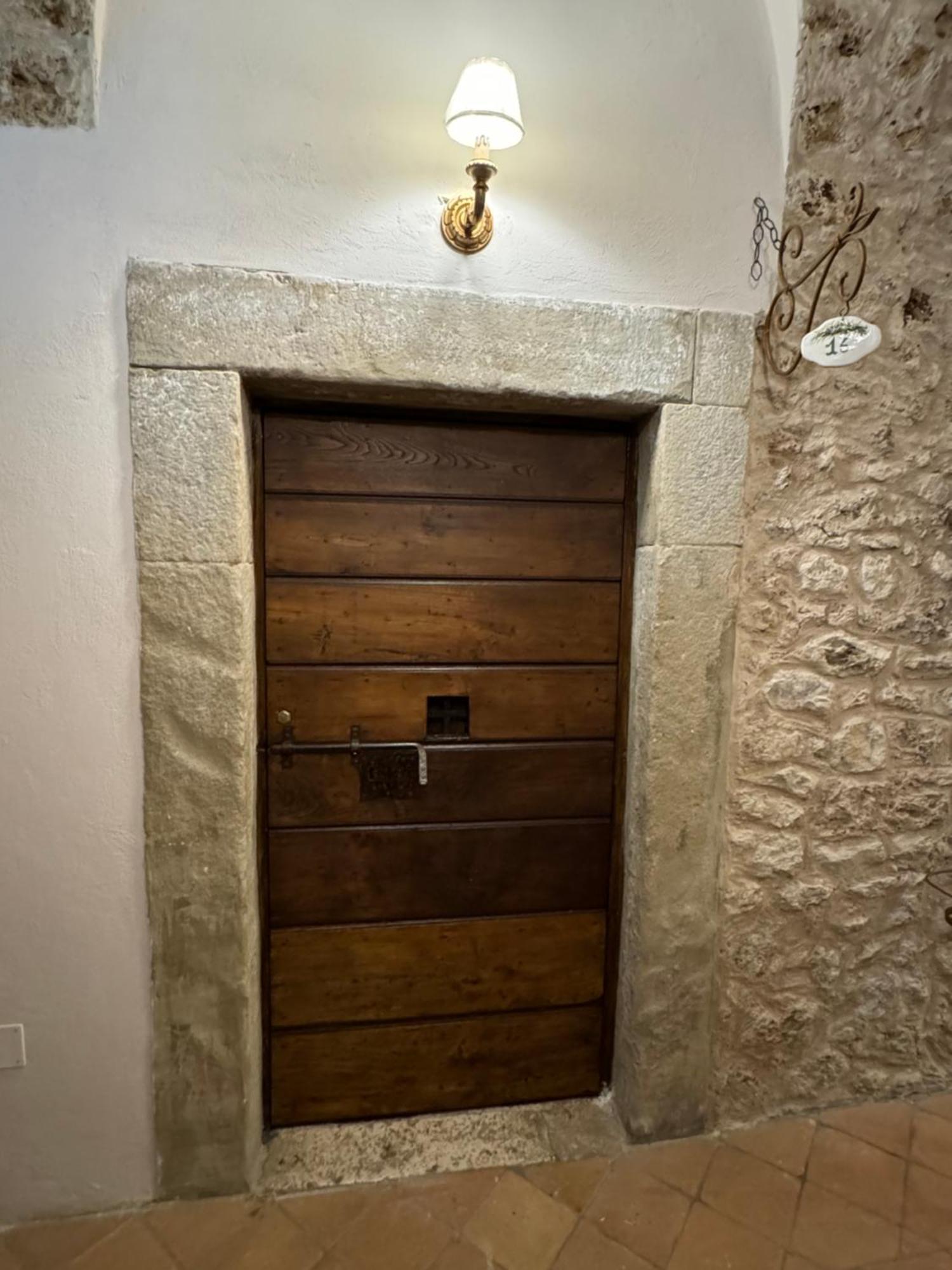 Le Prigioni Del Palazzo B&B ซอรา ภายนอก รูปภาพ