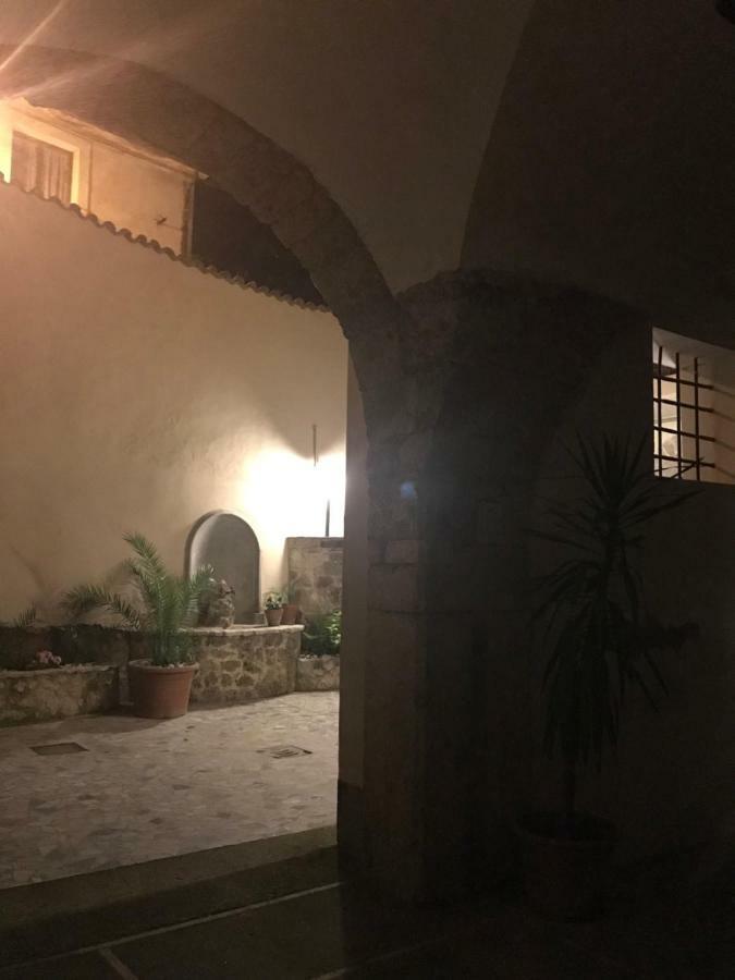 Le Prigioni Del Palazzo B&B ซอรา ภายนอก รูปภาพ