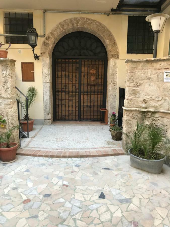 Le Prigioni Del Palazzo B&B ซอรา ภายนอก รูปภาพ