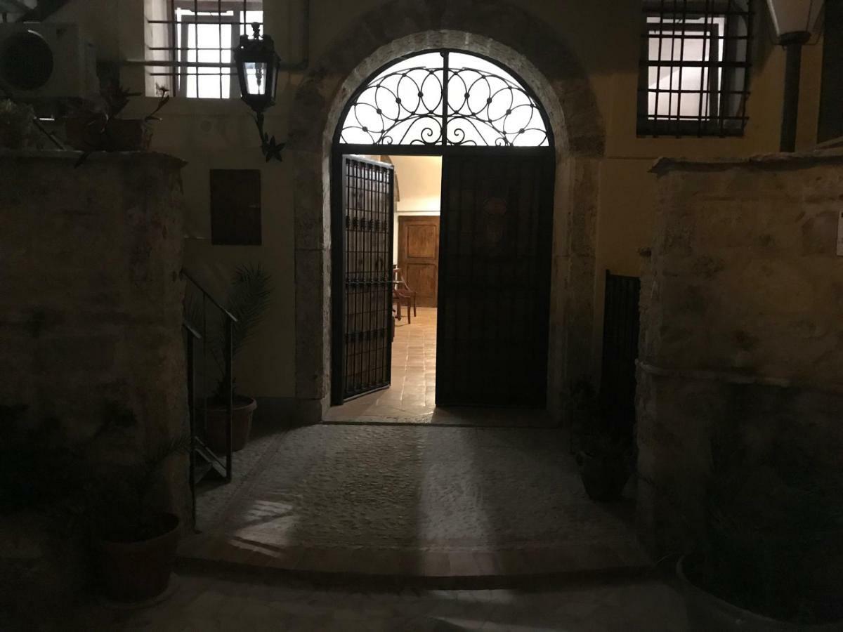 Le Prigioni Del Palazzo B&B ซอรา ภายนอก รูปภาพ
