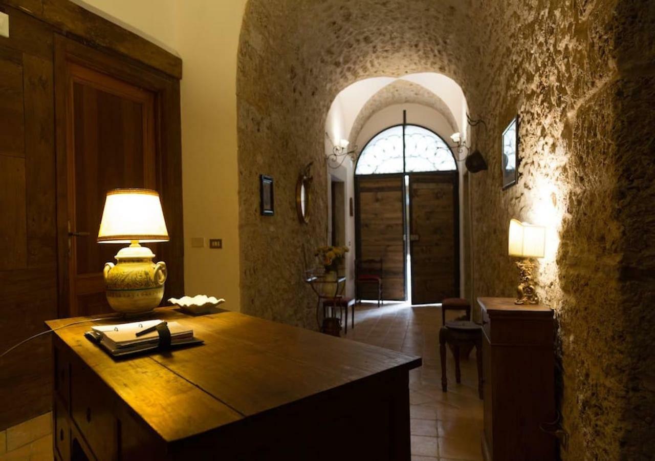 Le Prigioni Del Palazzo B&B ซอรา ภายนอก รูปภาพ