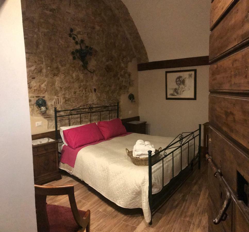 Le Prigioni Del Palazzo B&B ซอรา ภายนอก รูปภาพ