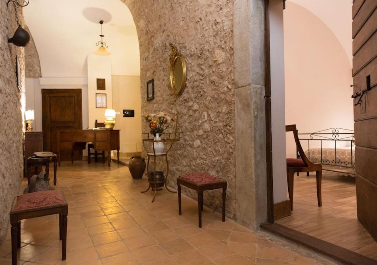 Le Prigioni Del Palazzo B&B ซอรา ภายนอก รูปภาพ